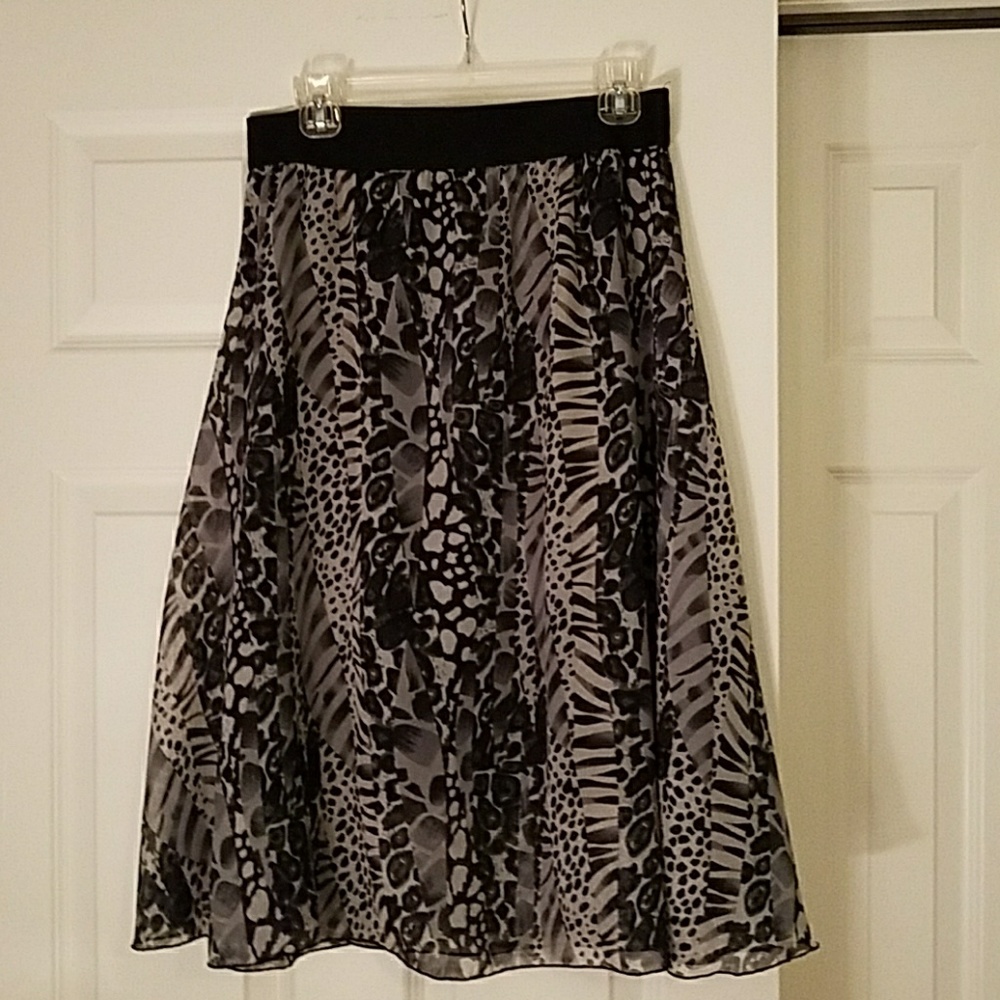 Lola medium NBW perfect condition